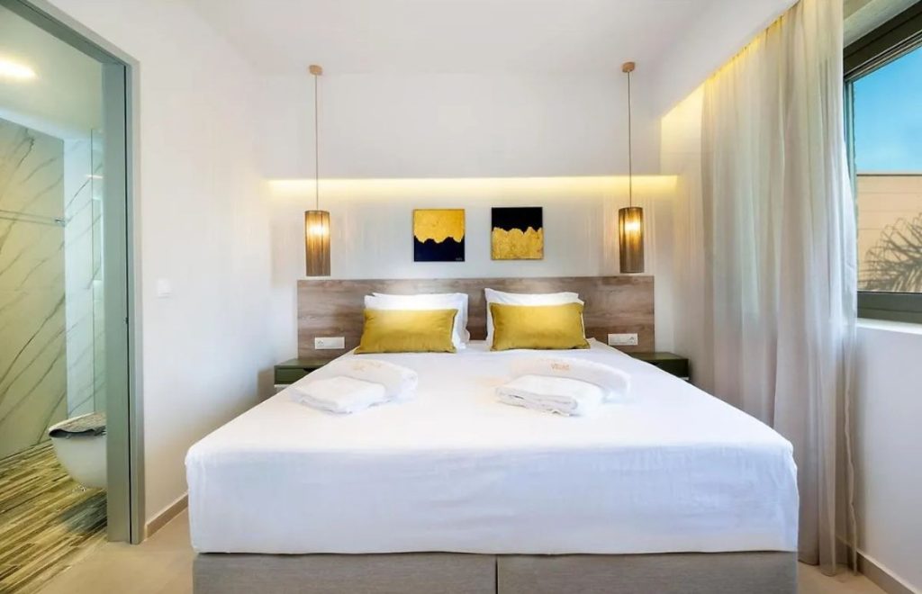 Minimal Chic Retreat Suite - 1