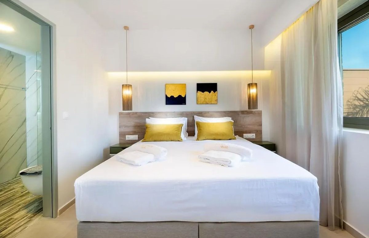 Minimal Chic Retreat Suite - 1